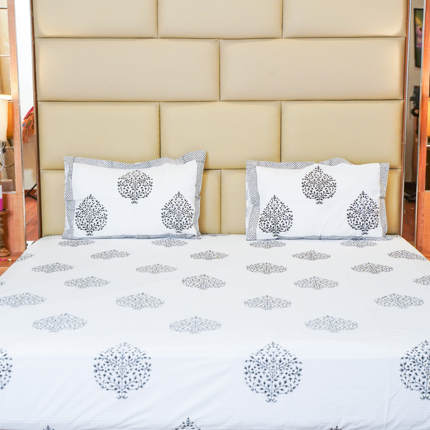 Island Vibes- Cotton Bedsheet