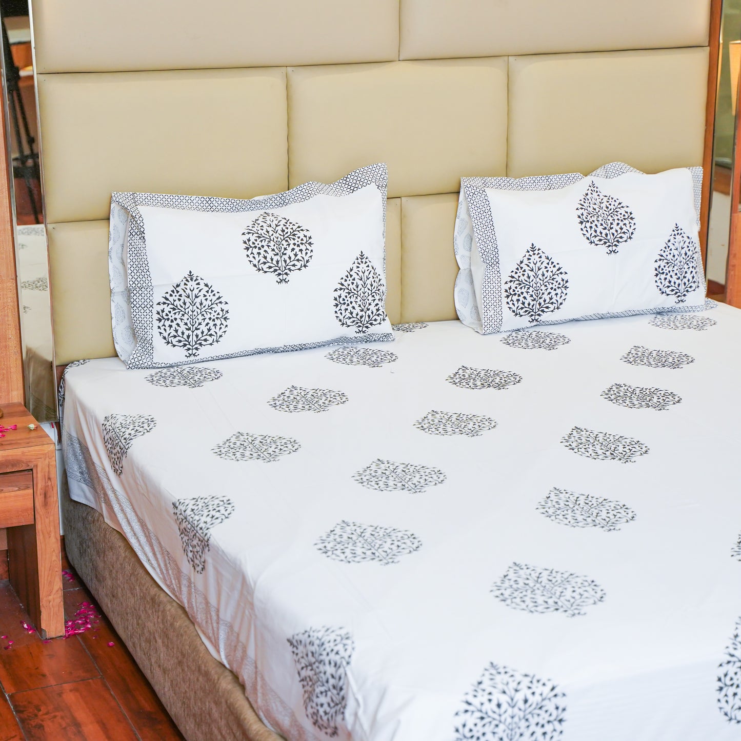 Island Vibes- Cotton Bedsheet