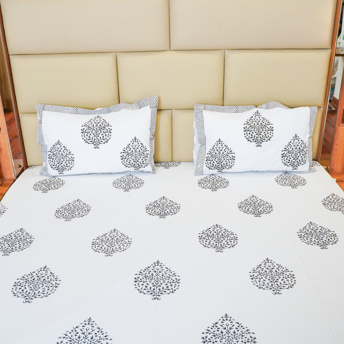 Island Vibes- Cotton Bedsheet