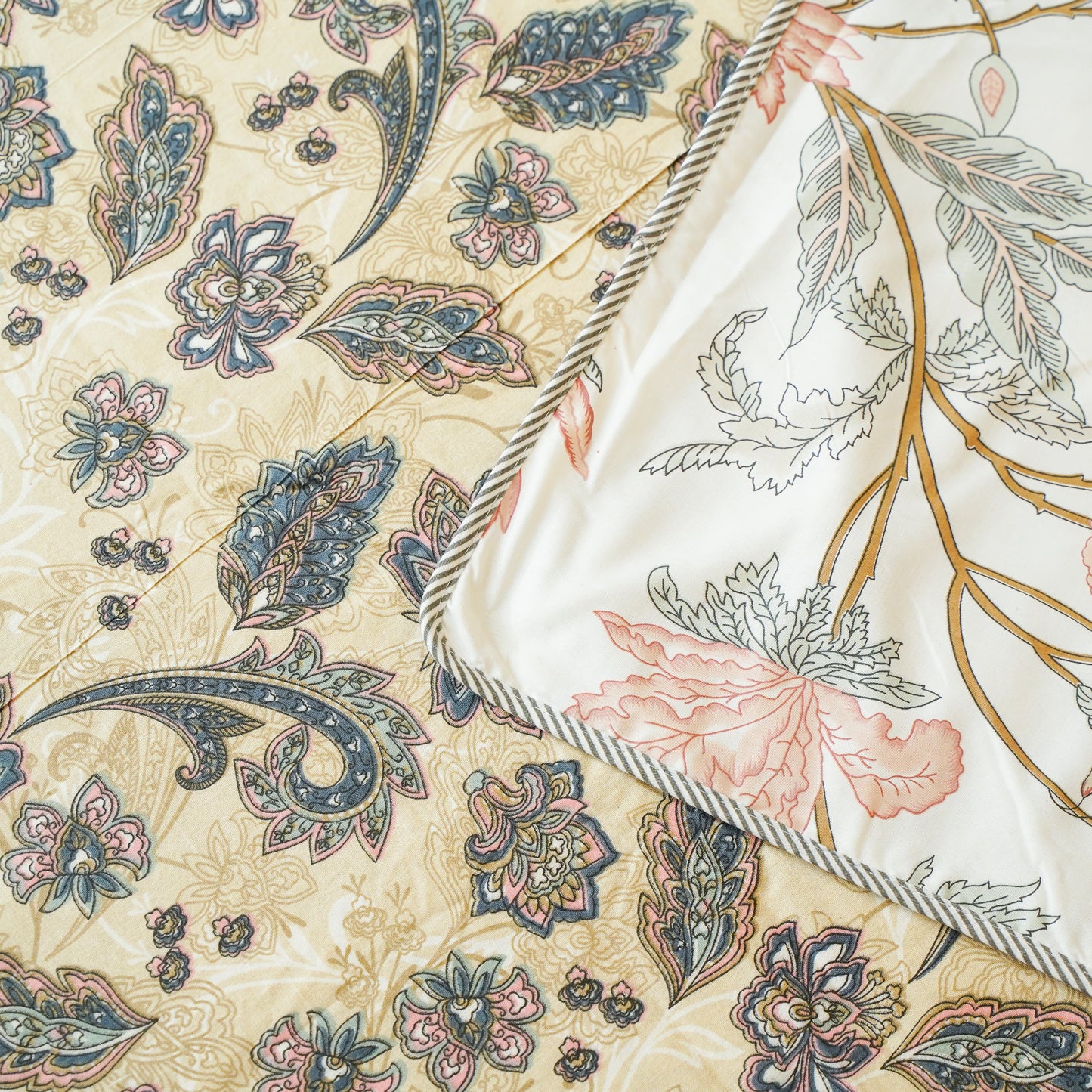 Vintage Ivory Dohar
