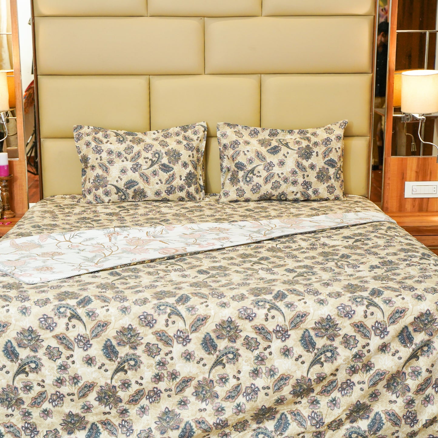 Vintage Ivory Dohar